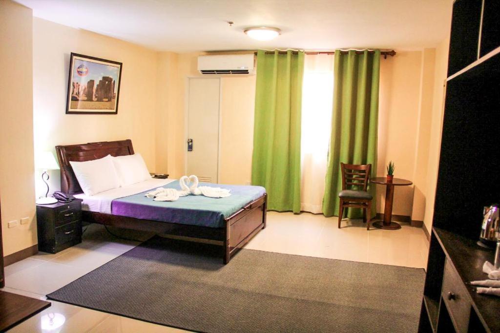 Time Travellers Hotel Маніла Екстер'єр фото