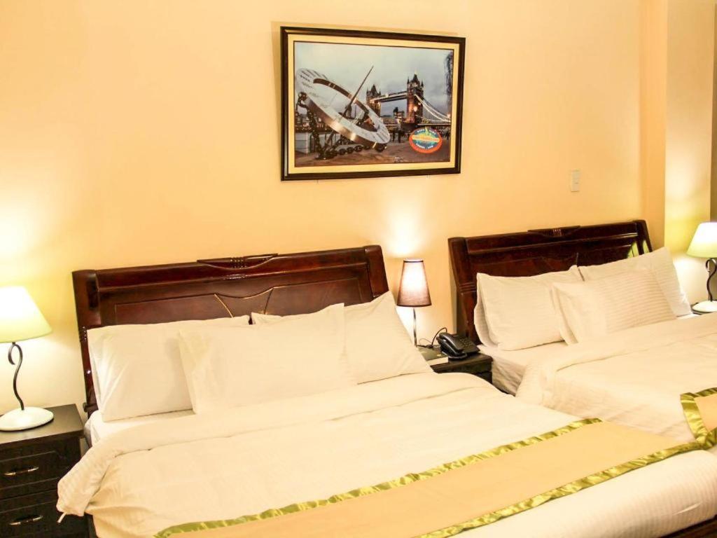 Time Travellers Hotel Маніла Екстер'єр фото